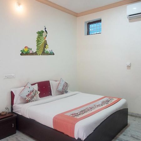 Oyo 11743 Hotel Shree Krishna Удайпур Экстерьер фото