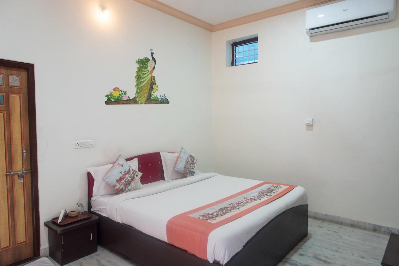 Oyo 11743 Hotel Shree Krishna Удайпур Экстерьер фото